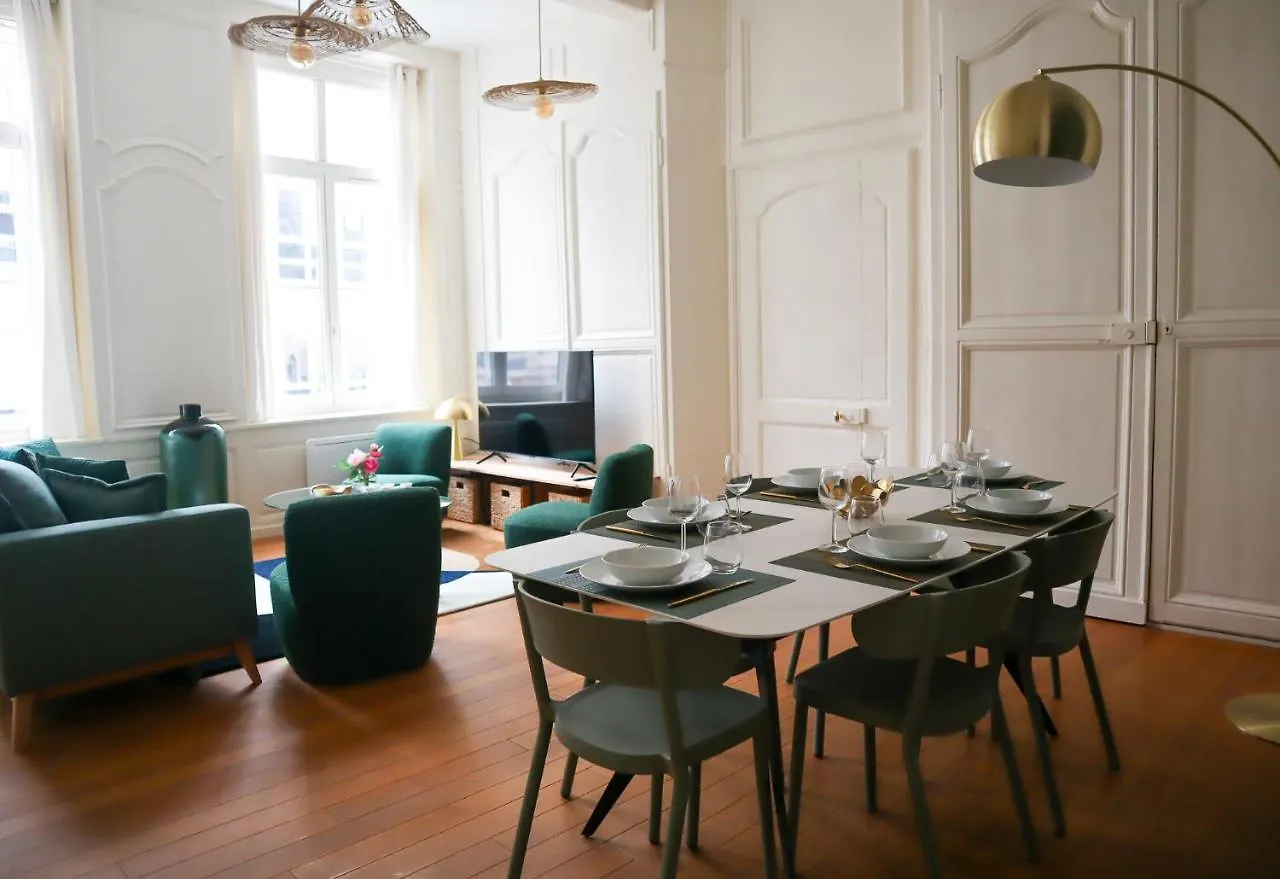 Apartment Appartements De Louise Lille France