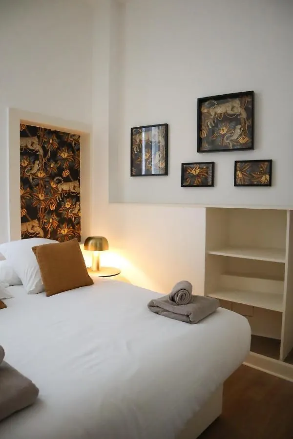 Apartment Appartements De Louise Lille France