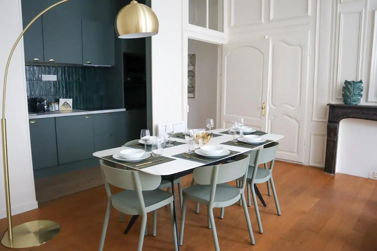 Apartment Appartements De Louise Lille