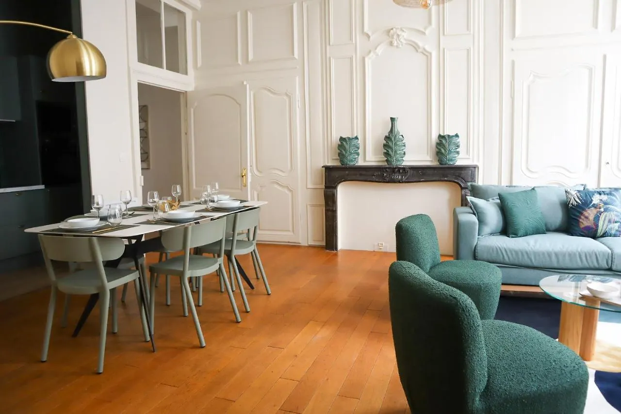 Apartment Appartements De Louise Lille